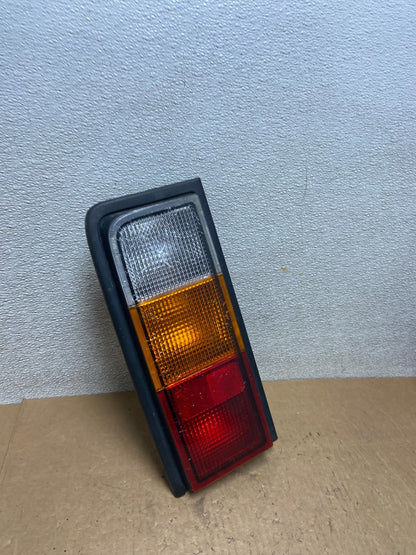2003 to 2004 Hummer H2 Left Driver LH Side Tail Light OEM Z7778 DG2