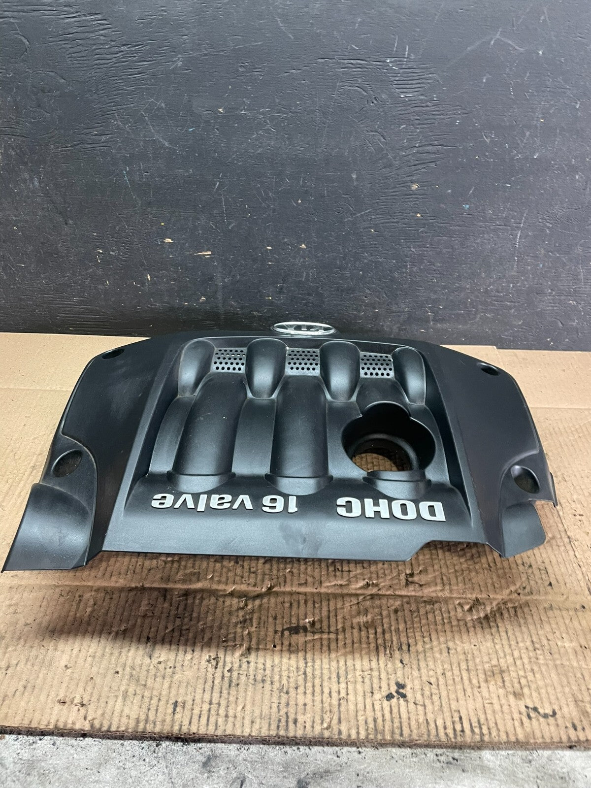 2005 to 2007 Kia Sportage 2.0L Engine Motor Cover J4201 PS1