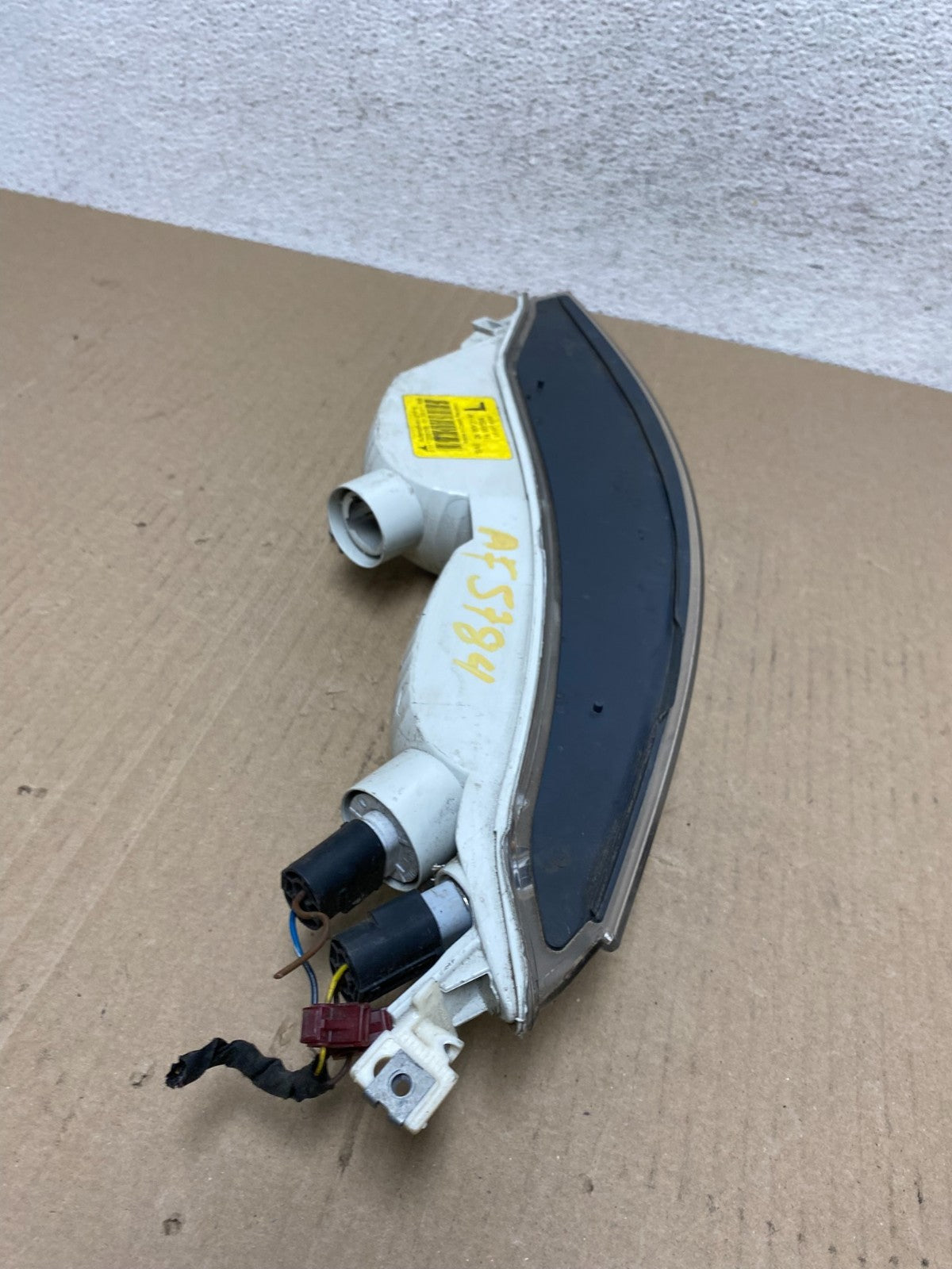2004 to 2007 BMW E63 E64 645 650i Left Driver LH Front Turn Signal AF5784 DW8
