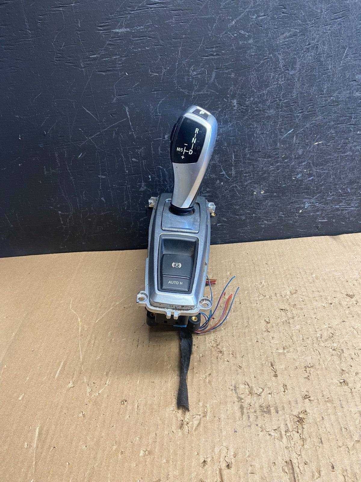 2007 to 2013 BMW X5 E70 Shift Shifter Selector Gear W/ Bezel af1525 DG0
