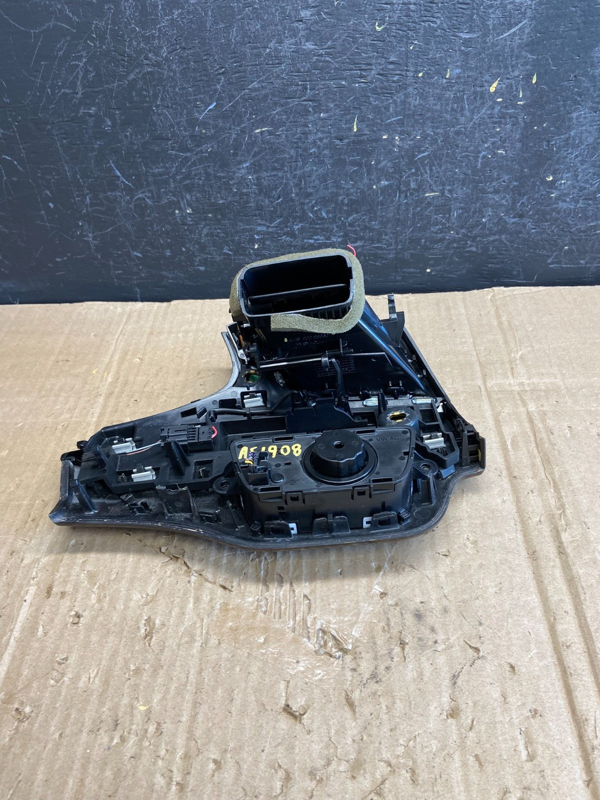 2017 - 2019 Audi Q7 Dash Left Side A/C Heater Air Vent Air Duct AE1908 DG3