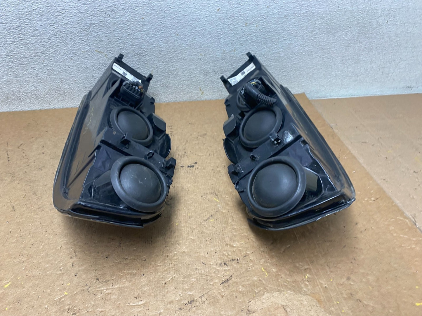 2000 to 2005 Chevrolet Impala Left+Right Set Headlights Halogen S7730 DW8