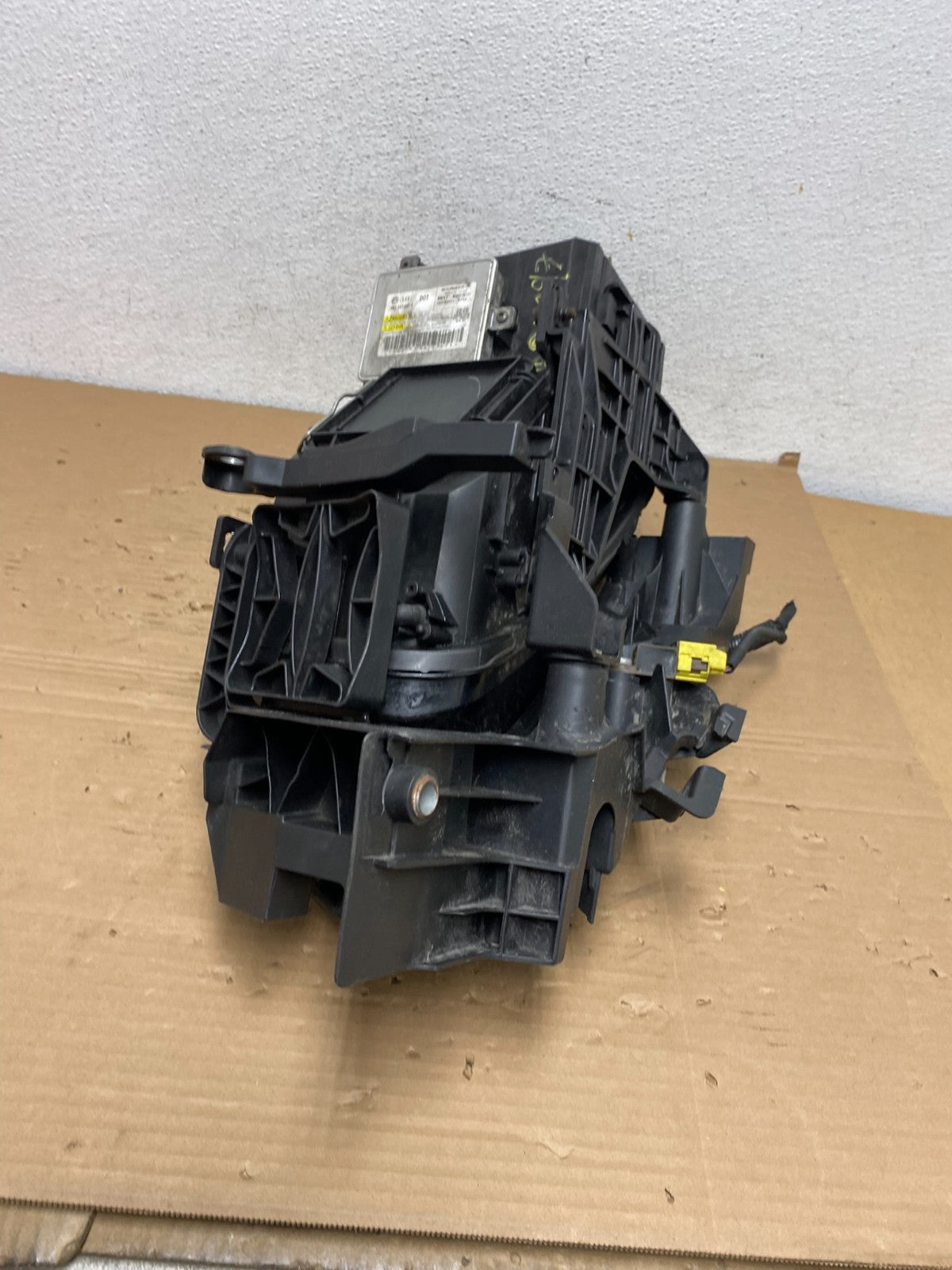 2009 to 2012 Audi Q5 Right Passenger RH Side Xenon HID Headlight AD4297 DW9