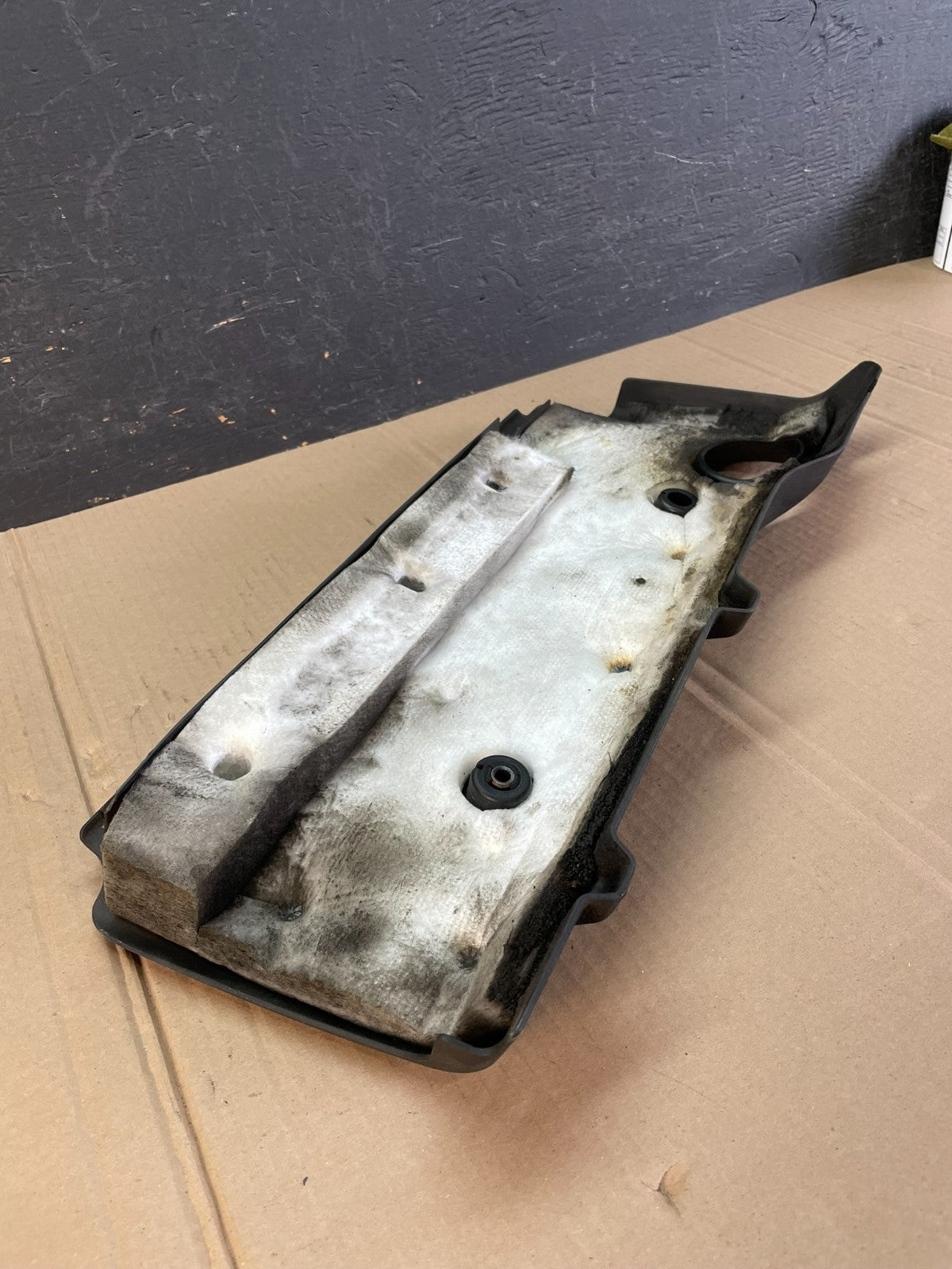 2009 to 2010 Toyota Corolla Matrix 2.4L Motor Engine Cover AD86134