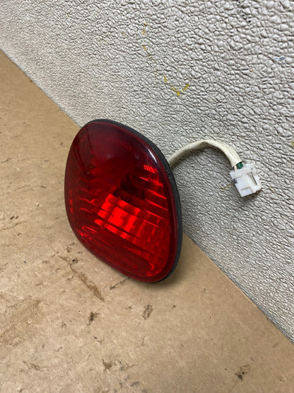 1998 to 2005 Lexus Gs300 Left Driver LH Tail Light X2307 DW1