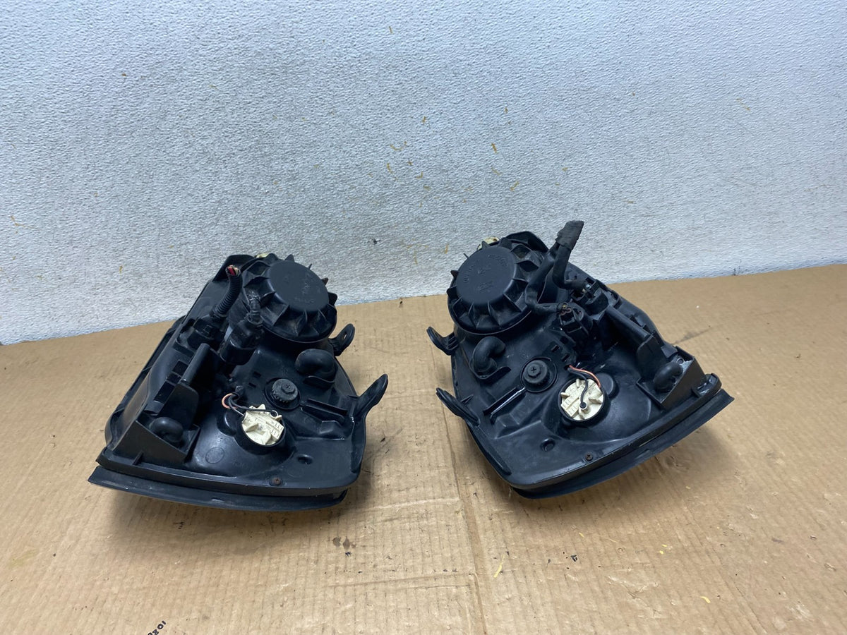 2001-2003 Hyundai Santa Fe Left+Right Headlights Halogen AI7933 DW7