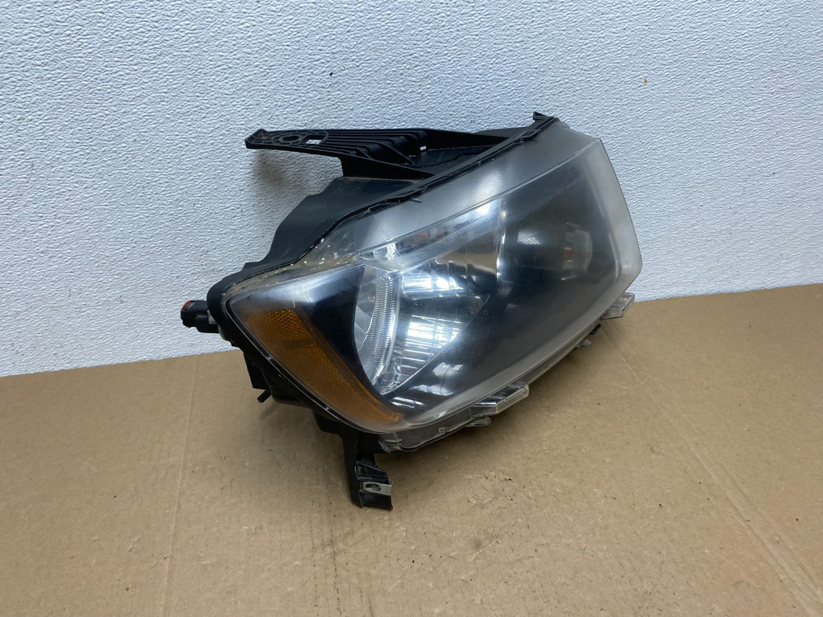 2011-2013 Jeep Grand Cherokee Right Passenger Halogen Headlight AC5639 DW2