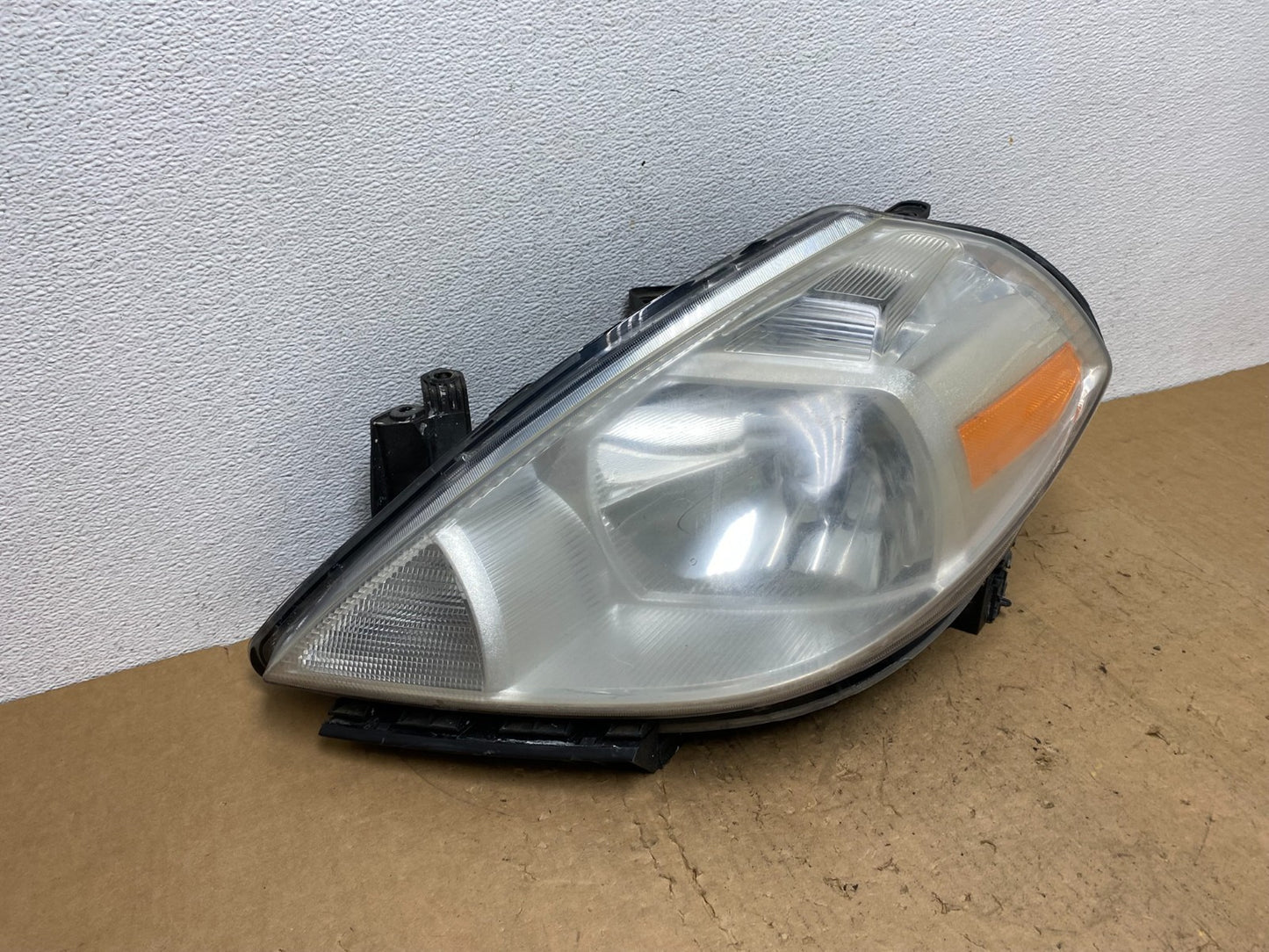2008 to 2012 Nissan Versa Headlight Halogen Left Driver Lh Side AD0618 DW2