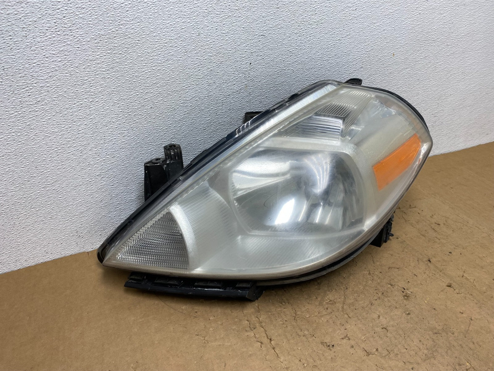 2008 to 2012 Nissan Versa Headlight Halogen Left Driver Lh Side AD0618 DW2