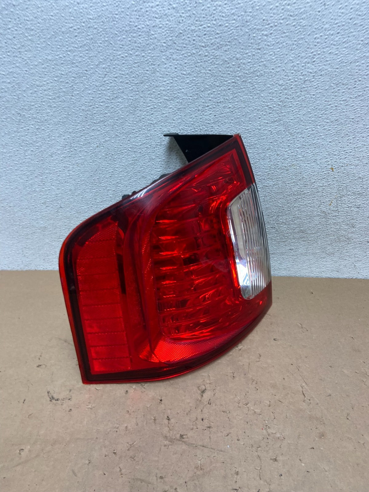 2011 2012 2013 2014 Ford Edge Left Driver Lh Side Tail Light AG43182