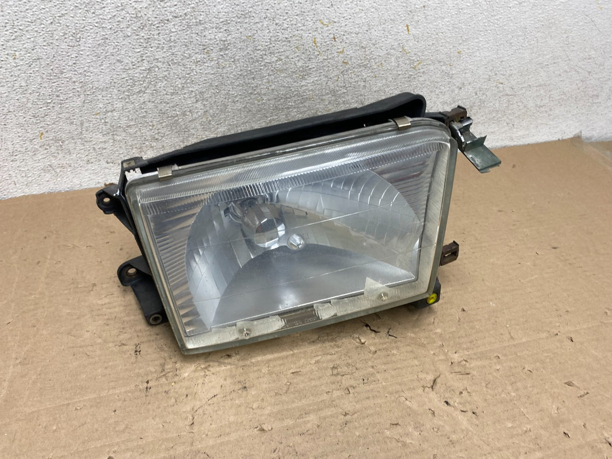 1999 to 2002 Toyota 4Runner Halogen Right Passenger RH Headlight AI0961 DW0