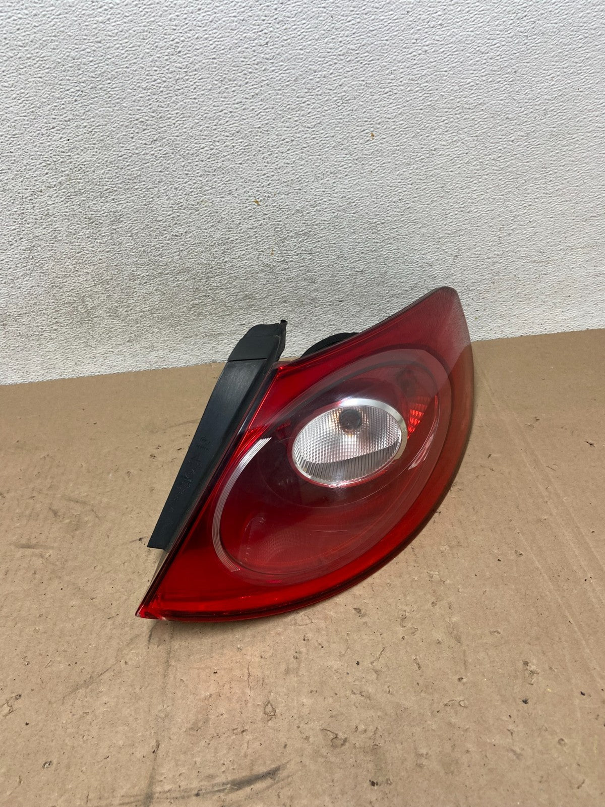 2009-2012 Volkswagen CC Right Passenger RH Side Tail Light AG4886 LK0