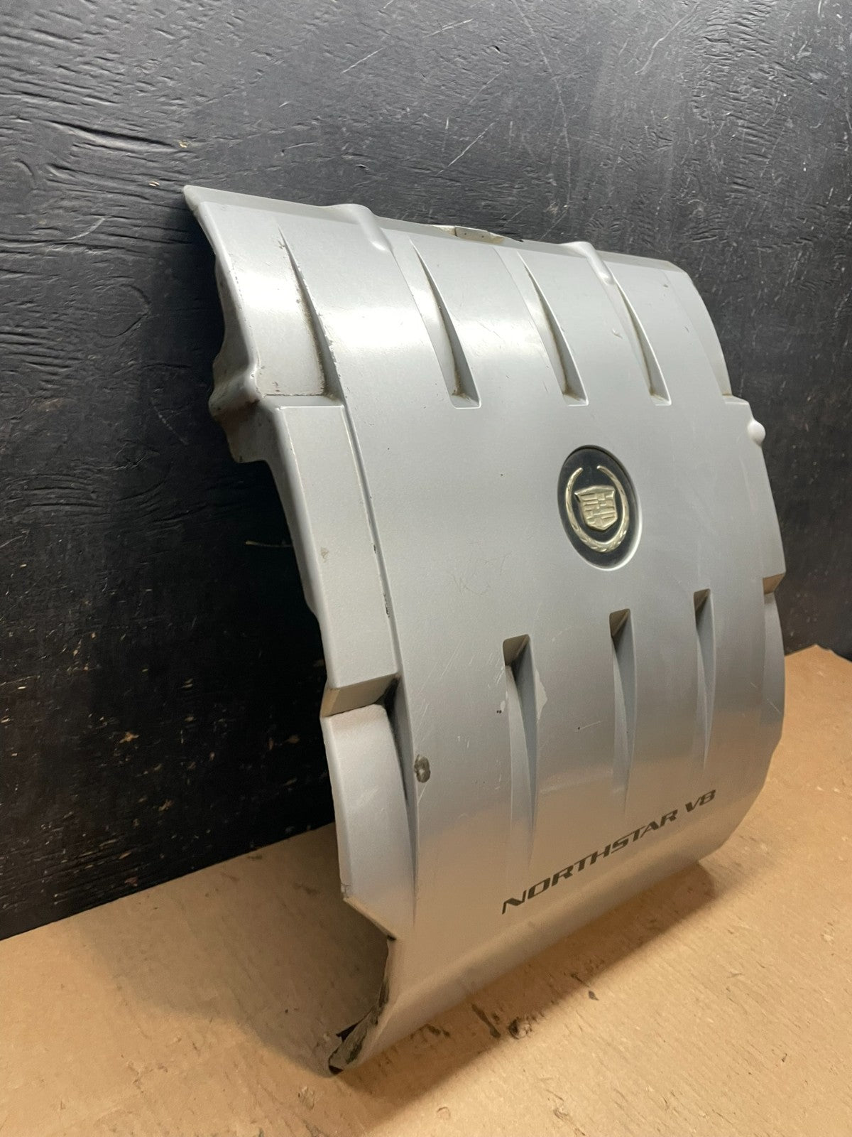 1997 to 2004 Cadillac Deville Seville Northstar Engine Motor Cover AA2324 DG1