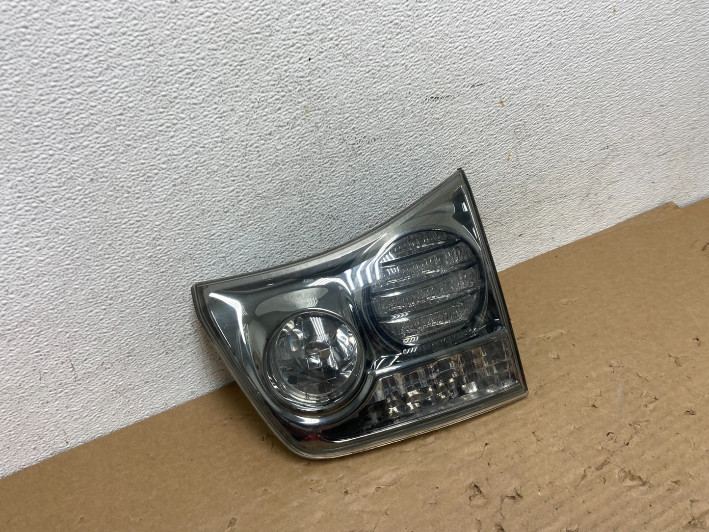 2006 to 2007 Lexus RX400H Right RH Side Inner Tail Light AD4082 DW2