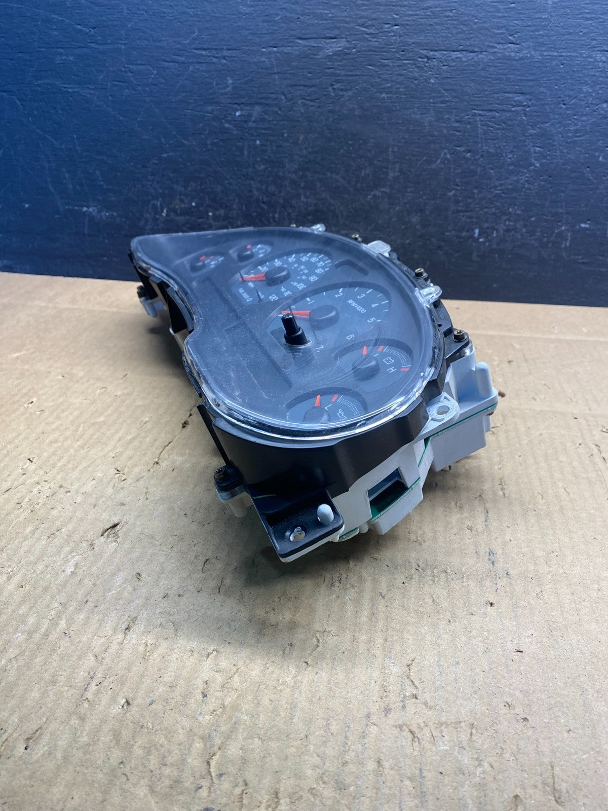 1999 to 2002 Pontiac Firebird Speedometer Cluster Gauge AD1656 DG2