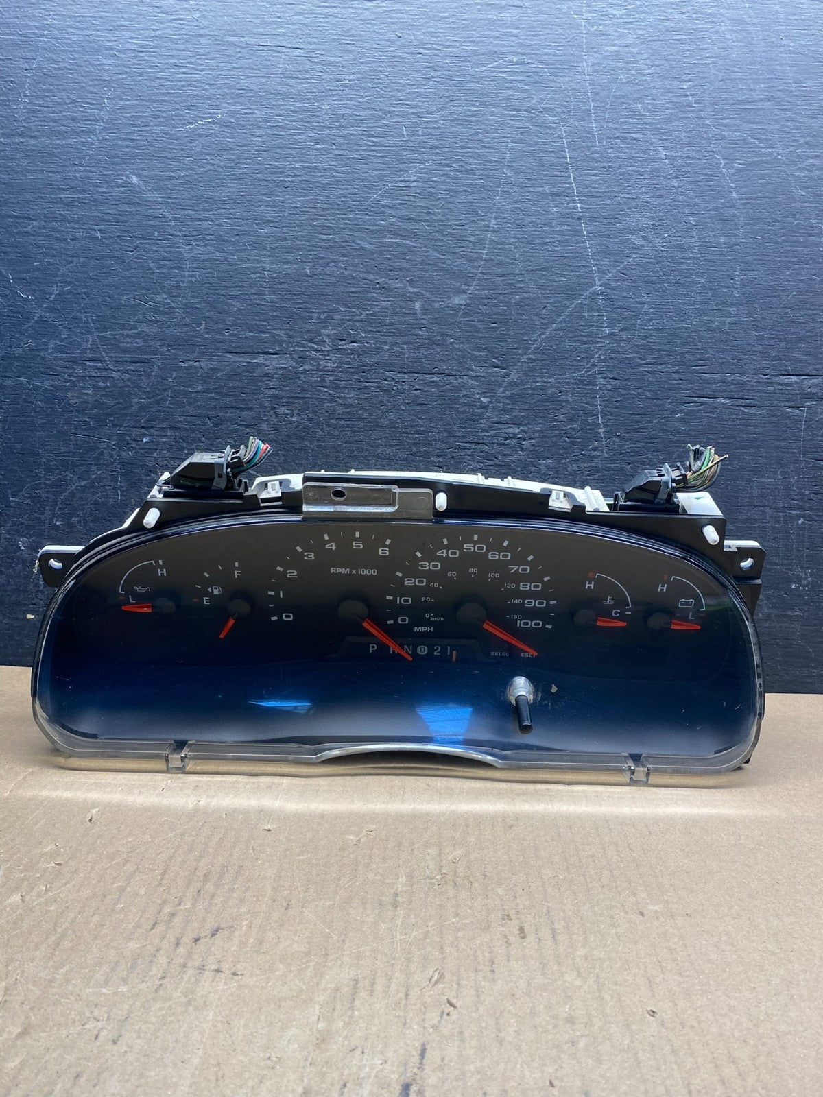 2004 to 2008 Ford E150 E250 Gauge Speedometer Cluster AG18310