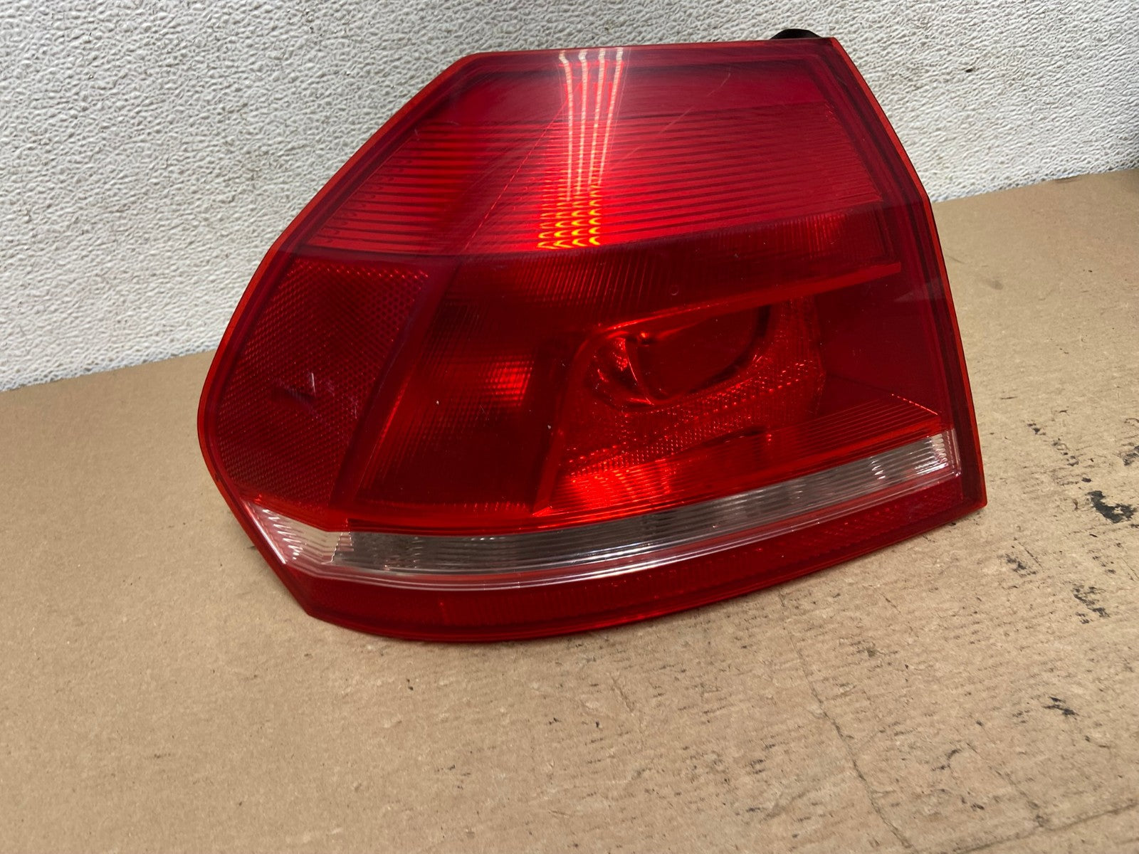 2012 to 2015 Volkswagen Passat Left Driver Lh Side Tail light AF4784 LK0