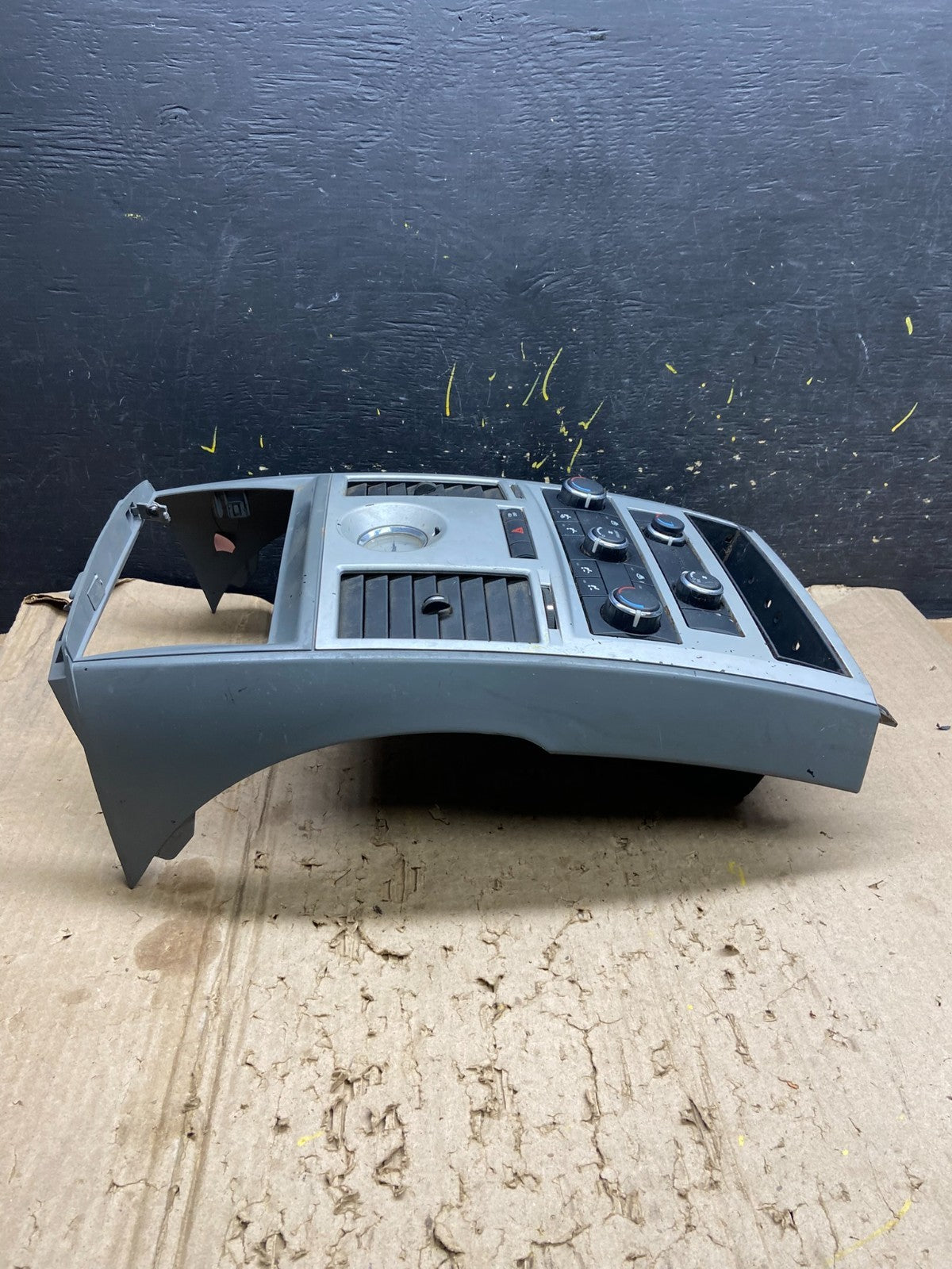 2008-2010 Chrysler Town Country Climate Control Panel Center Dash Trim X6389  DG3