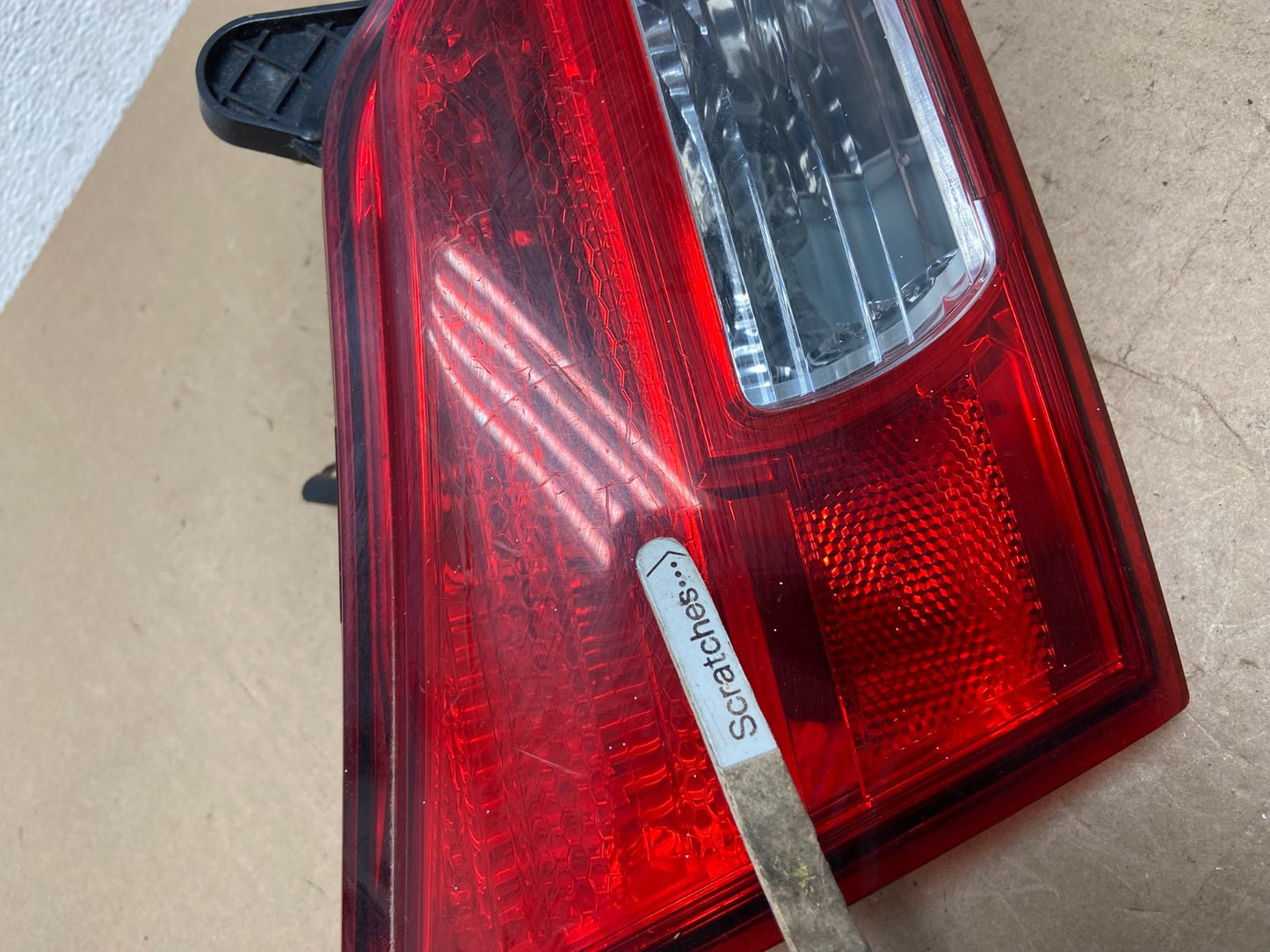 2010-2014 Subaru Outback Left Driver Lh Side Inner Tail Light AE6848 LK3