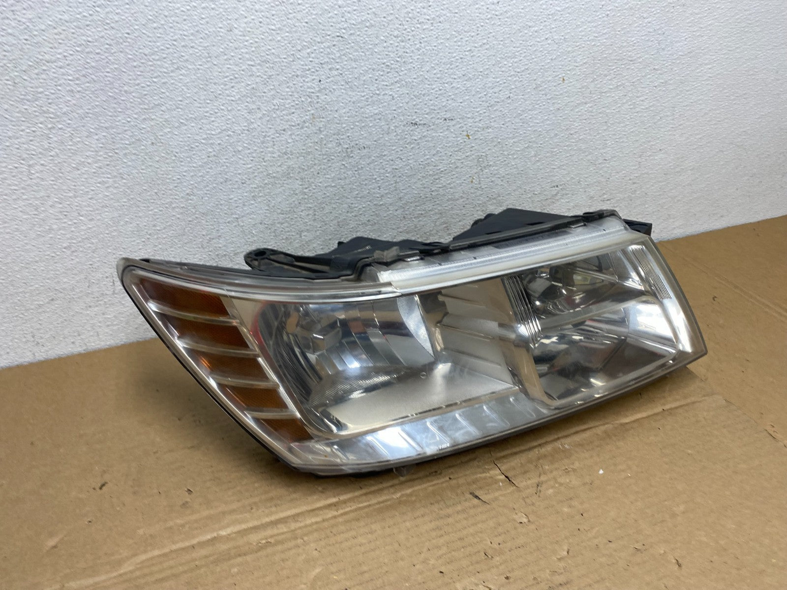 2009 to 2017 Dodge Journey Headlight Right Passenger Rh Halogen AD3895 DW2