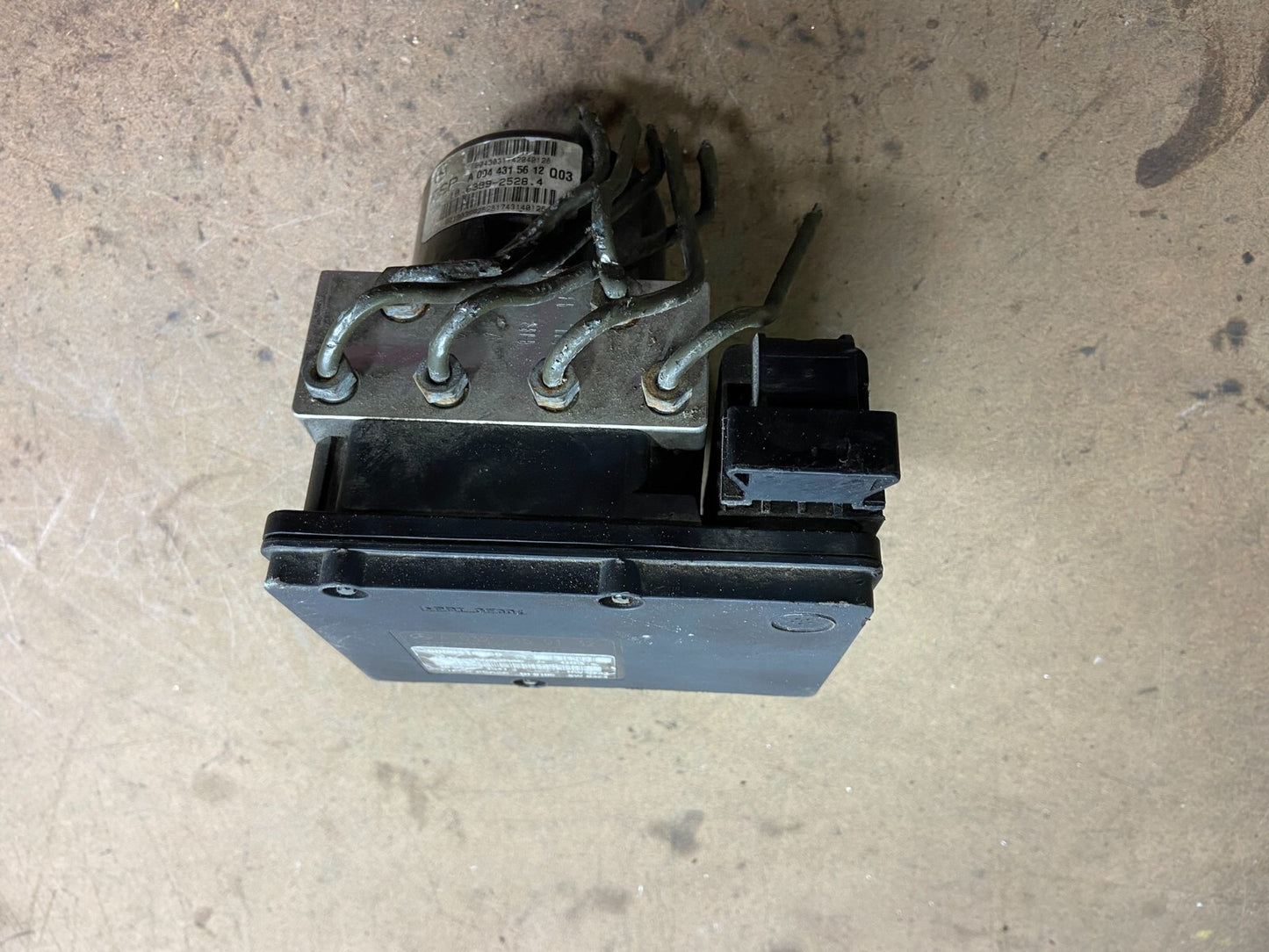 2002 to 2005 Mercedes C230 C240 C-Class ABS Pump Module a0325459132 M1216 DG4