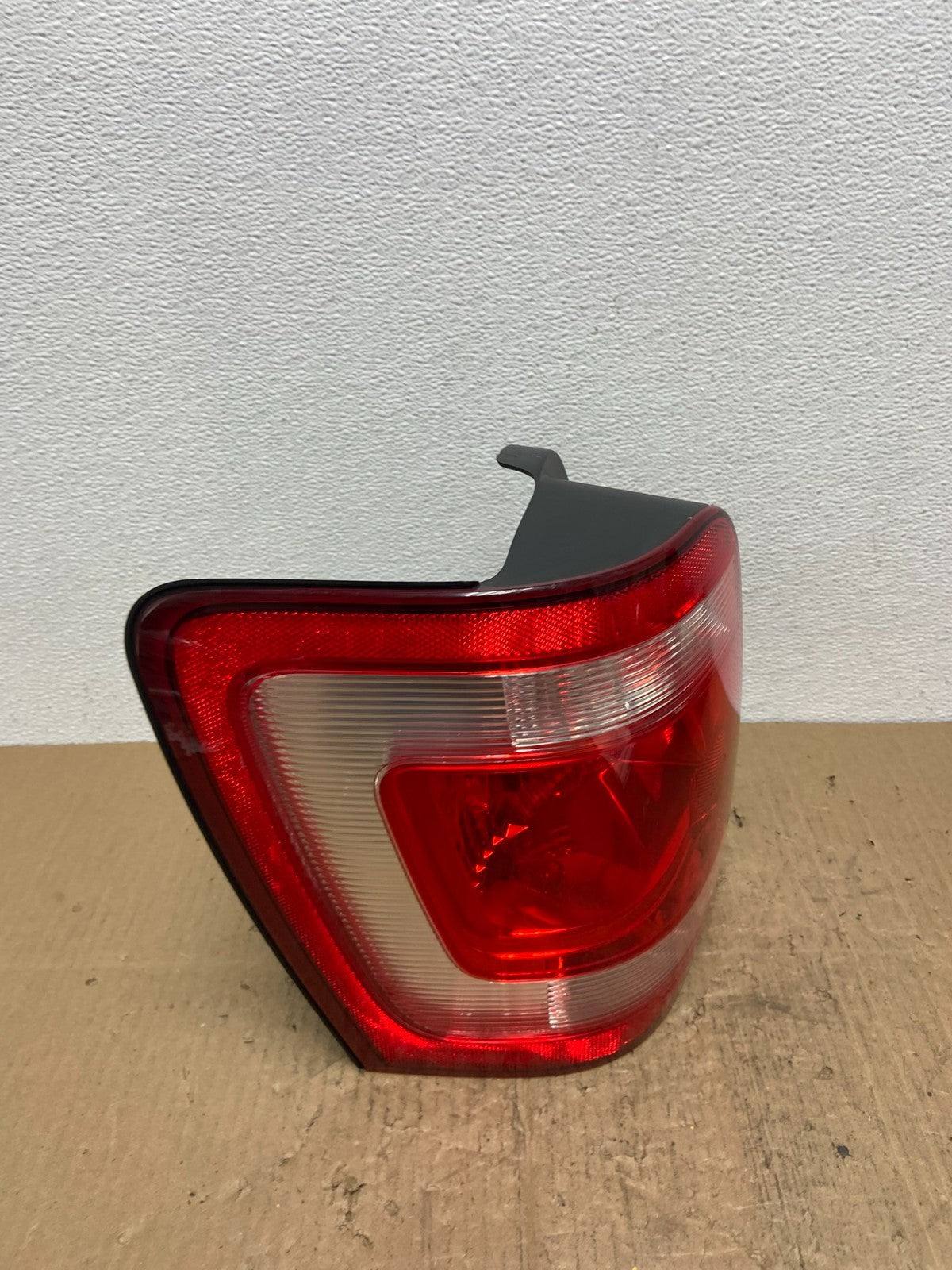 2008 to 2012 Ford Escape Left Driver LH Side Tail Light AB8503 DW2