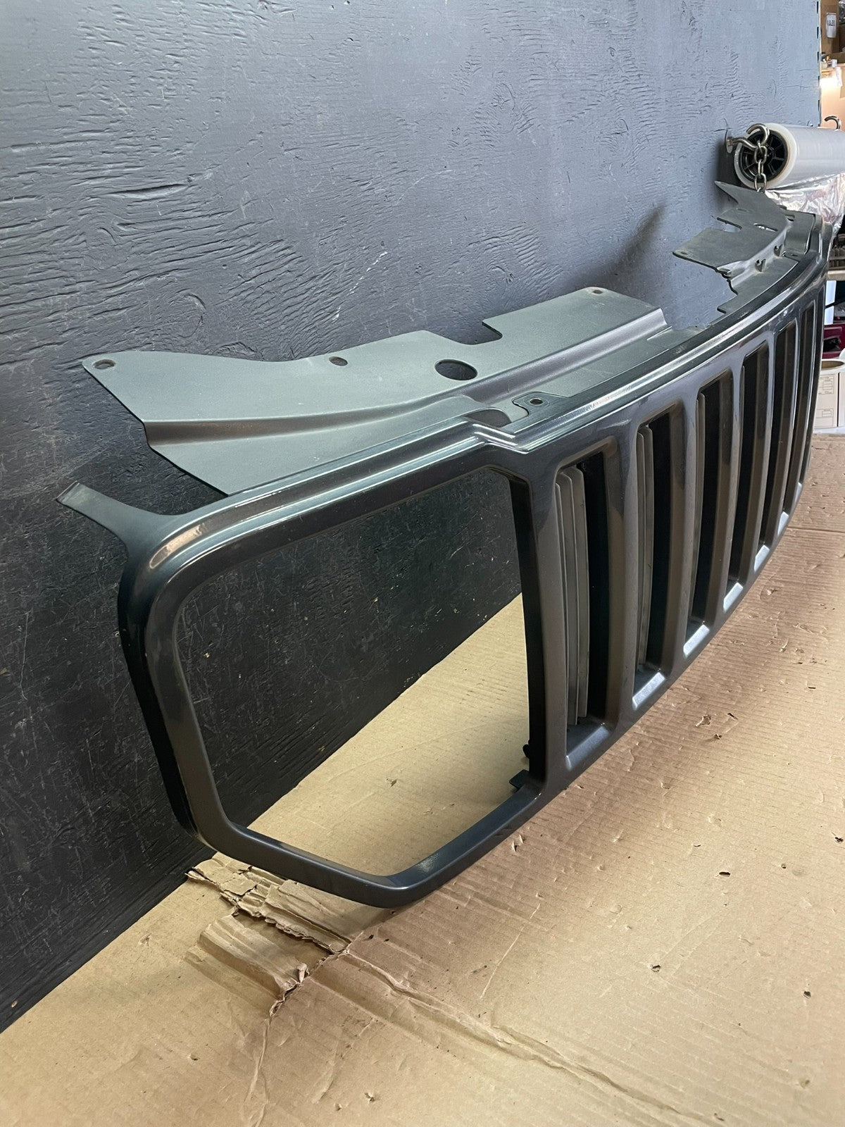 2008 2009 2010 2011 2012 Jeep Liberty Front Upper Grill Grille AE3772 DG2