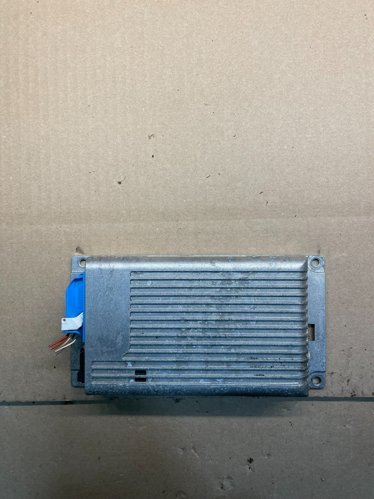 2004 2005 Audi Volkswagen Control Module Computer Telematics OEM V6689 DG0