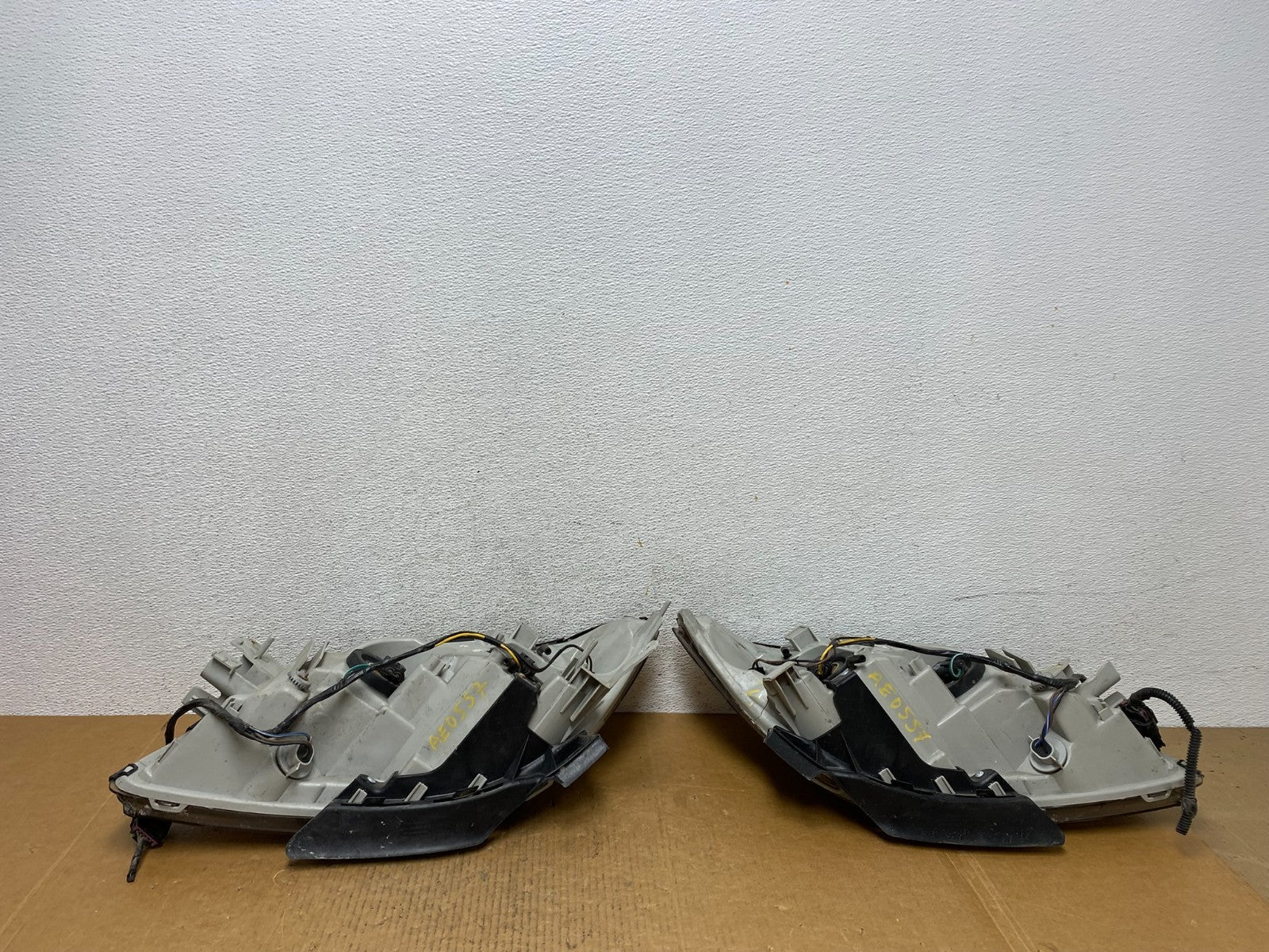 2008 to 2012 Chevrolet Malibu Left+Right Set LED Headlights AE0557 DG10