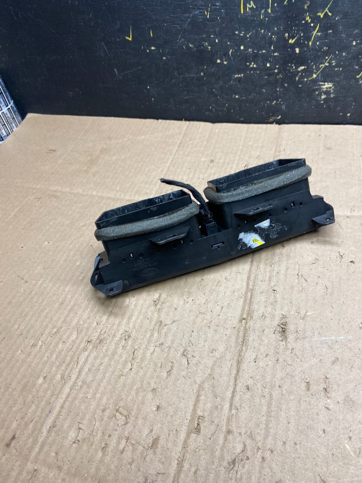 2013 to 2016 Ford Fusion Center Dash Air Vents DS73-19K617-A OEM AA8136 DG4