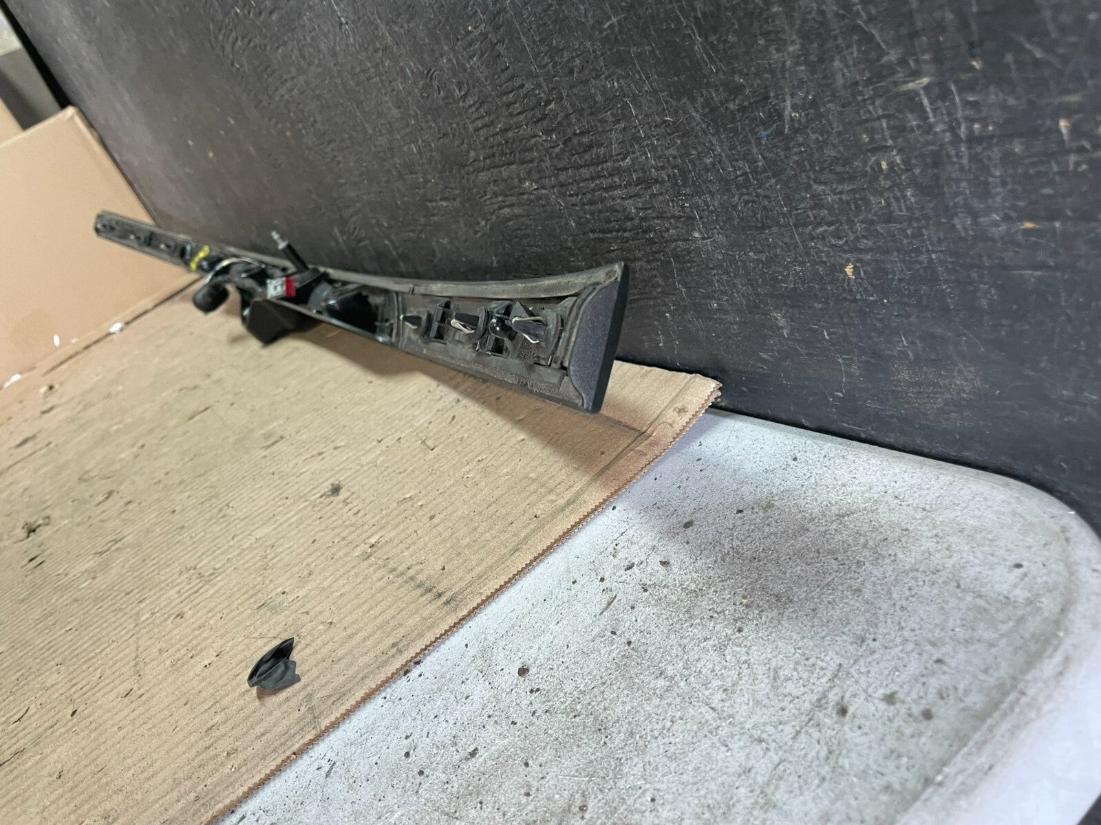 2016 - 2019 Ford Explorer Interceptor Rear Tailgate Molding With Camera M2967 DG5