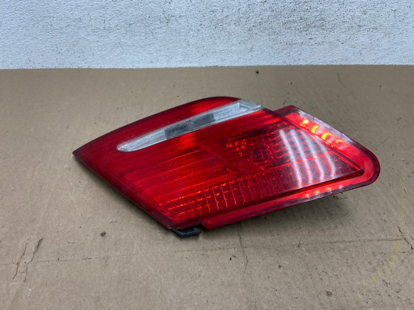 2006 - 2008 BMW 7-Series 750li 760li Left Driver Inner Tail Light AE69000