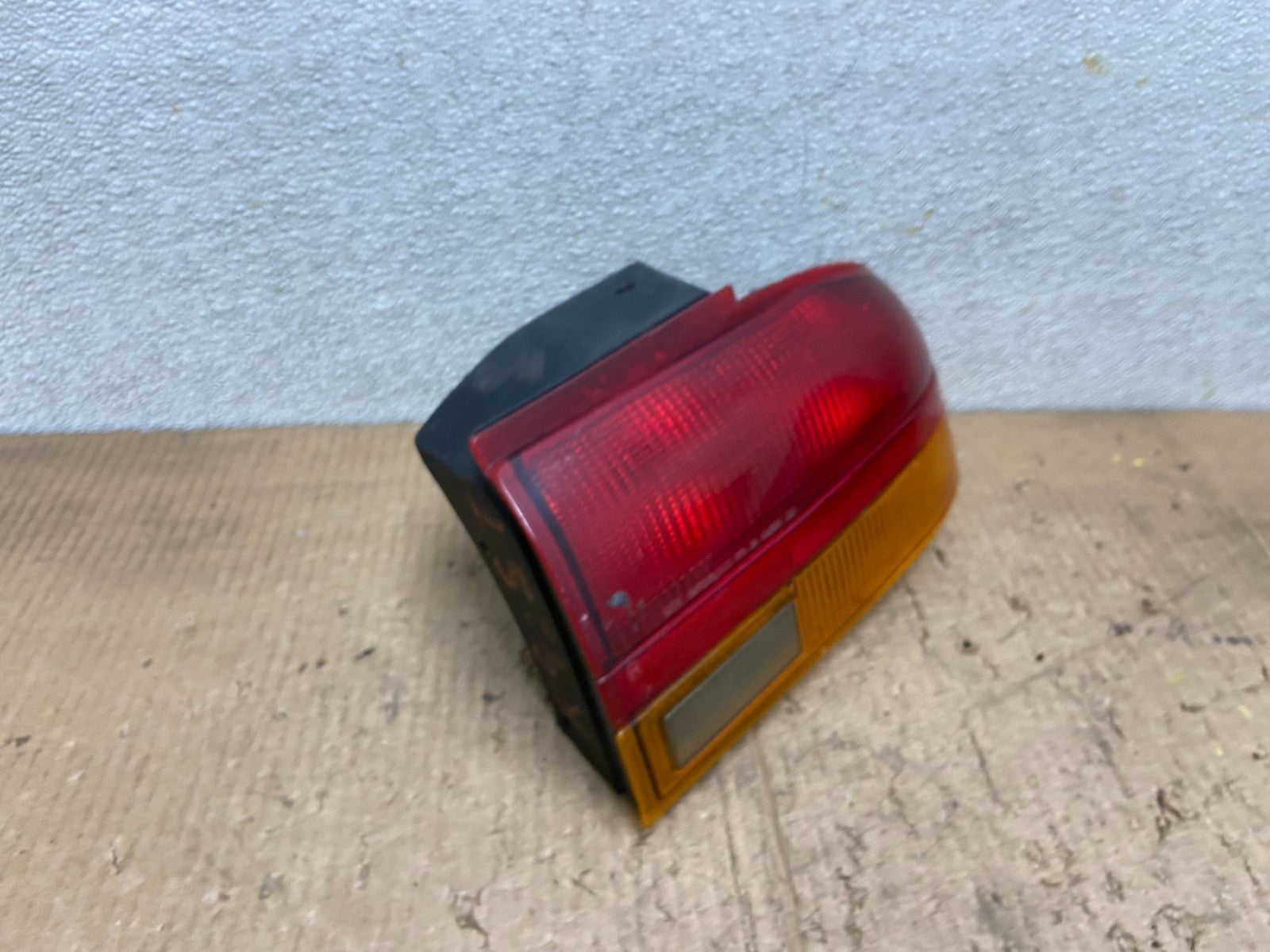 1993 - 1995 Saturn SL S-Series Right Passenger RH Side Tail Light OEM AA8509 LK2
