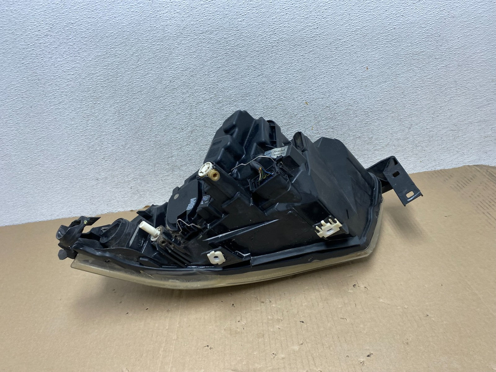 2009-2011 BMW 3 Series 328i 4/D Sedan Headlight Halogen Right Passenger AG68547