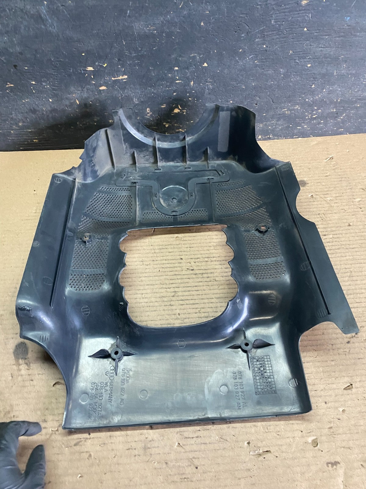2001 to 2005 Volkswagen Passat 2.8 V6 Engine Motor Cover Oem s1287 DG4