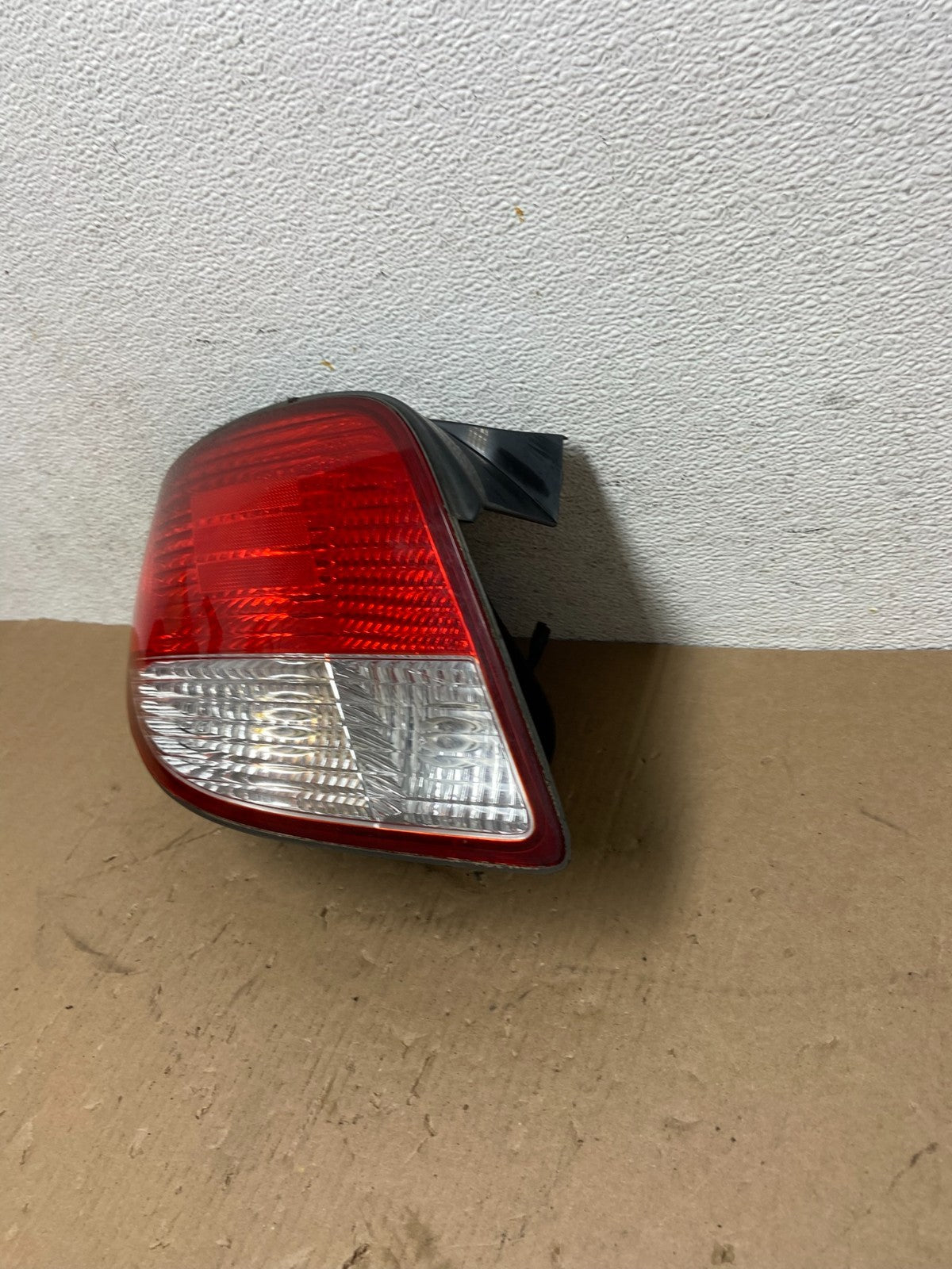 2000 2001 Hyundai Tiburon Left Driver LH Side Tail Light ad7673 DG1