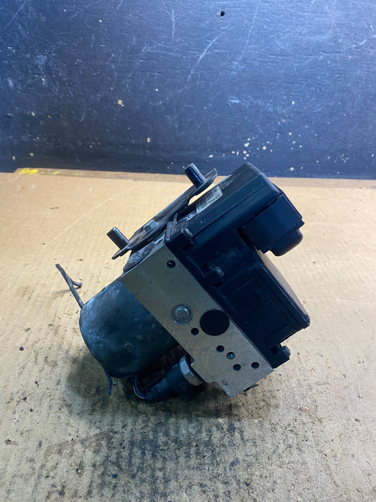 BMW E39 Series Anti Lock Break Pump ABS 6757593 Z24333
