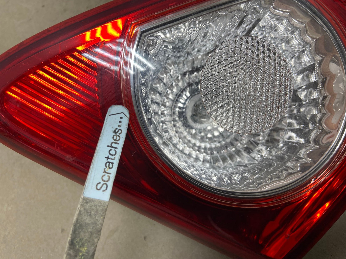 2009-2010 Toyota Corolla Right Passenger Rh Side Tail Light Inner AF4943 LK3