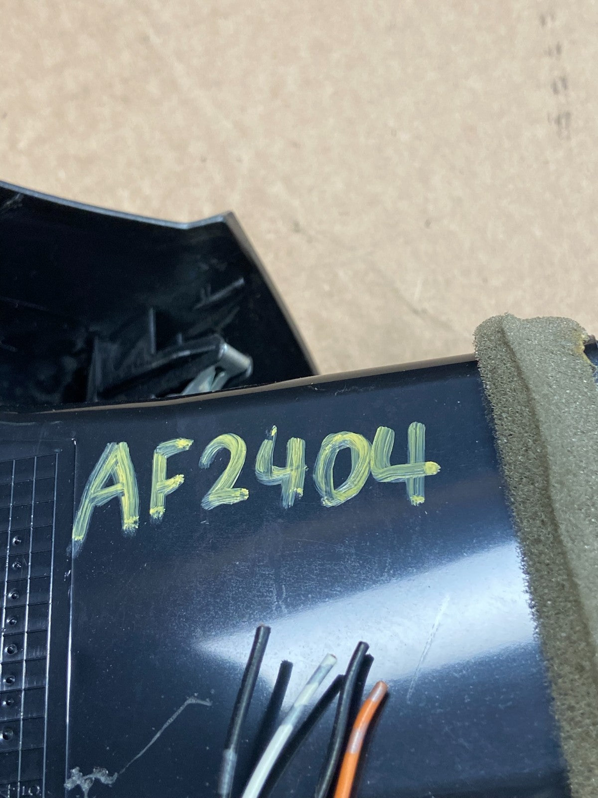 2015-2019 Nissan Versa Center Dash Radio Climate Bezel Air Vent af2404 DG6