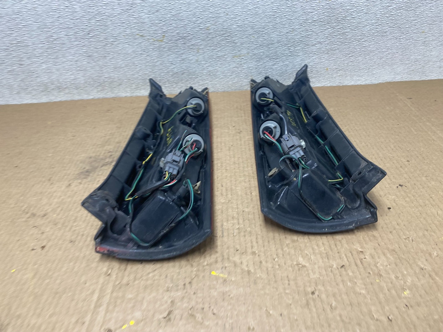 1997 to 2001 Honda Crv Cr-v Left+Right Set Tail Lights W5139 DW10