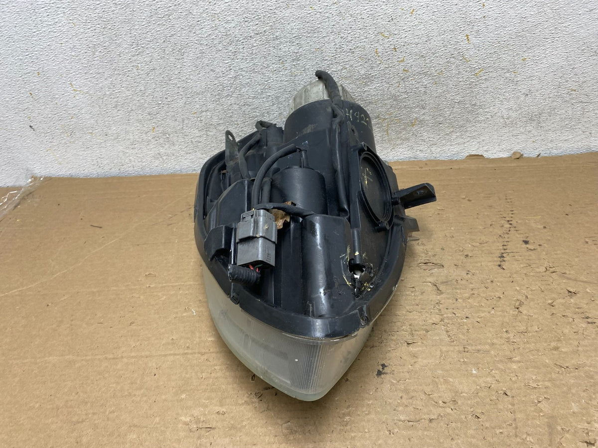2004 2005 2006 Nissan Maxima Right Passenger Side Headlight Halogen AH9226 DW6