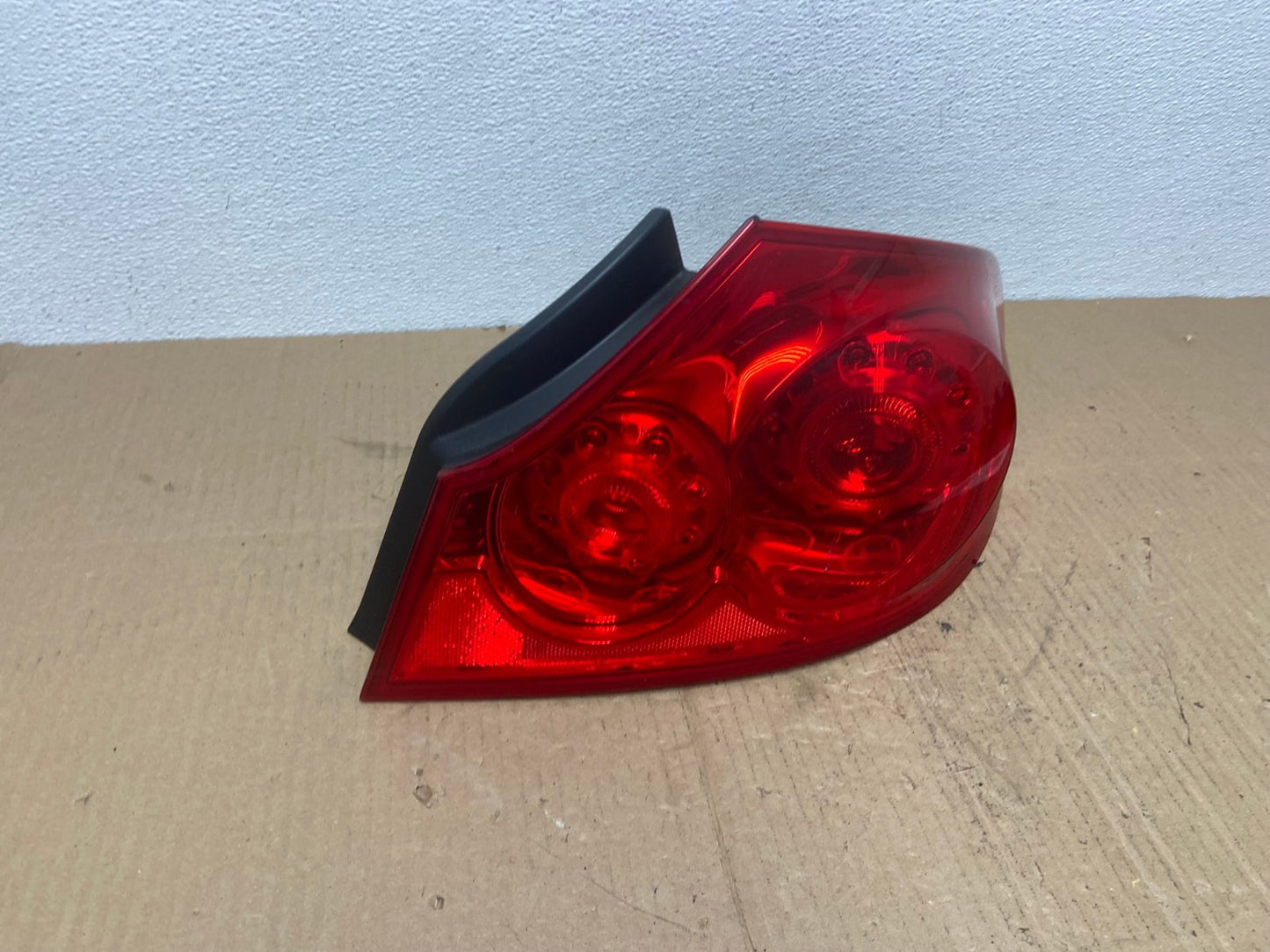 2007 to 2013 Infiniti G35 G37 Sedan Right Passenger Rh Tail Light Oem AB8266 LK2