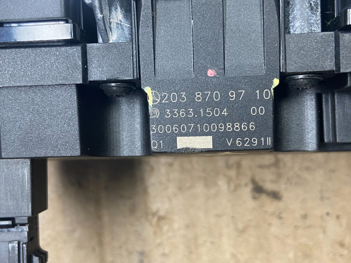 2005 - 2007 Mercedes C230 C240 Center Console Switch Control Unit ah5371 DG5