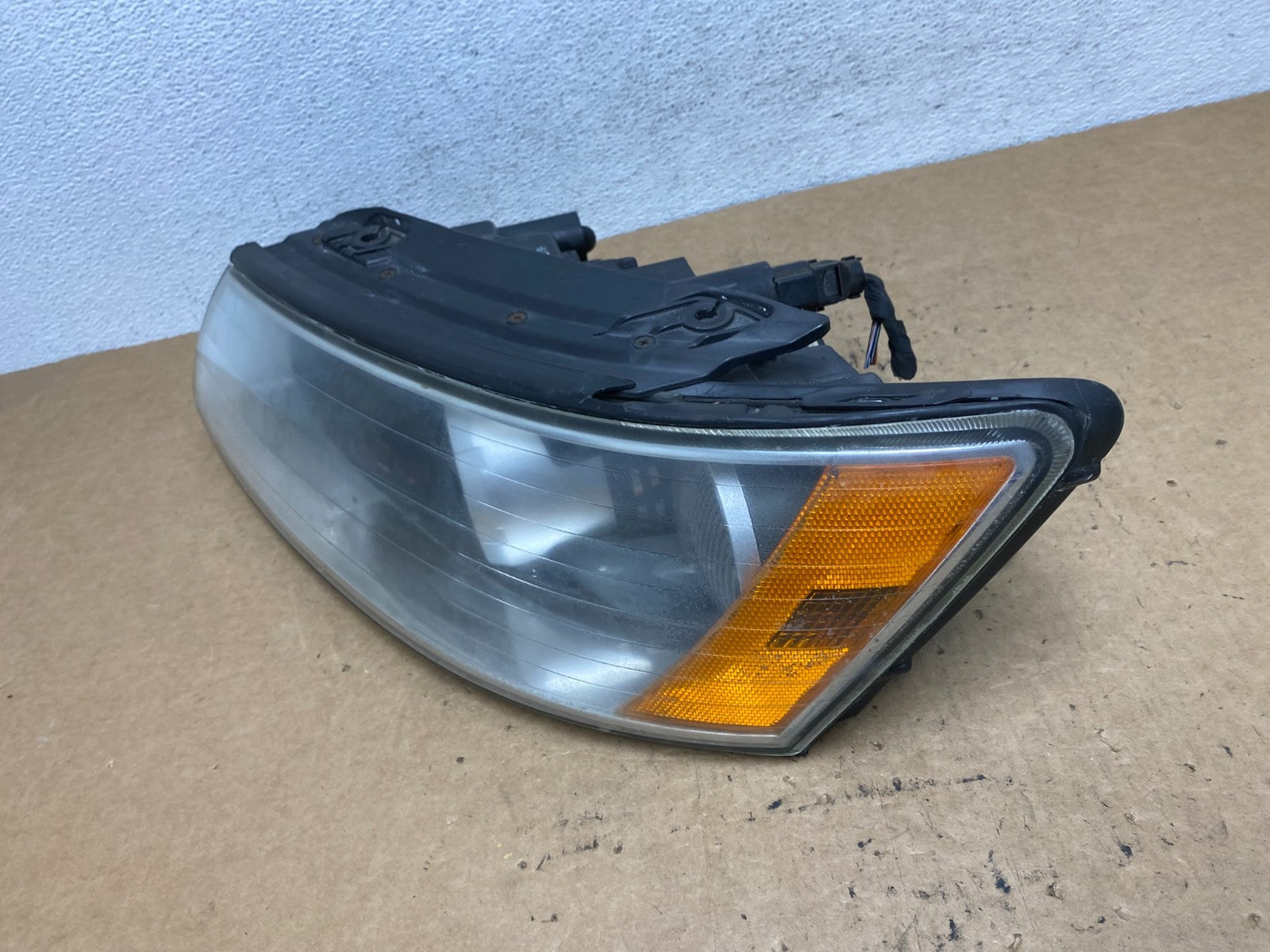 2006 to 2008 Hyundai Sonata Left Driver LH Side Headlight Halogen AD5242 DW1