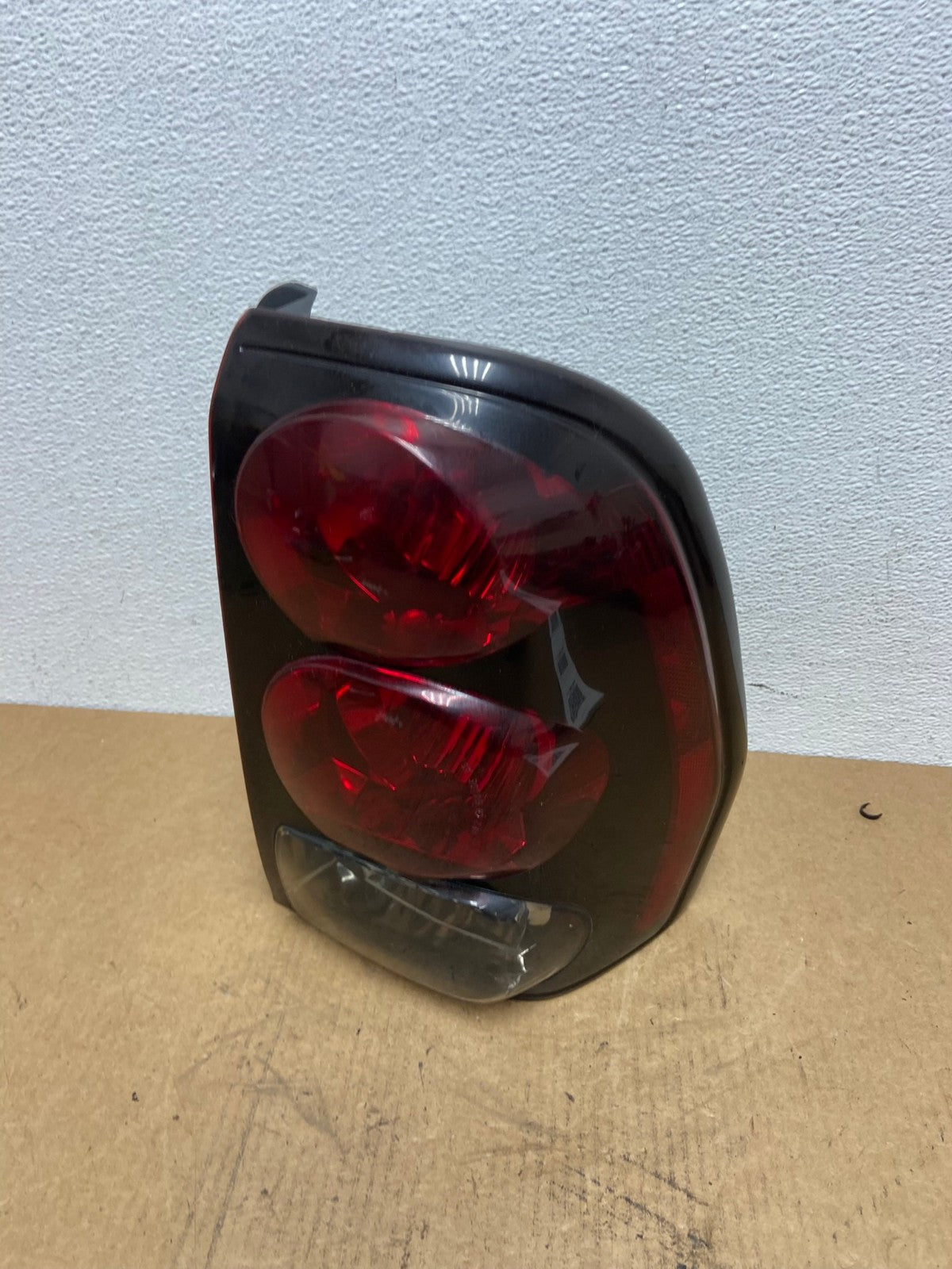 2002 to 2009 Chevrolet Trailblazer Right Passenger Rh Tail Light AC2908 LK0