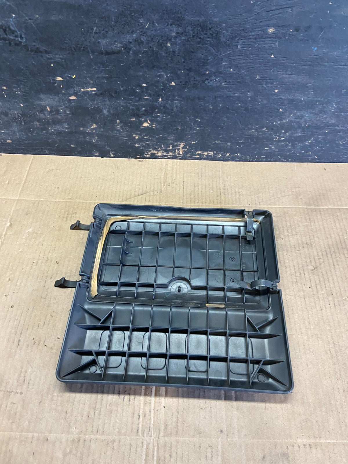 2008 to 2012 Ford Escape Engine Motor Cover Oem r7333 DG4