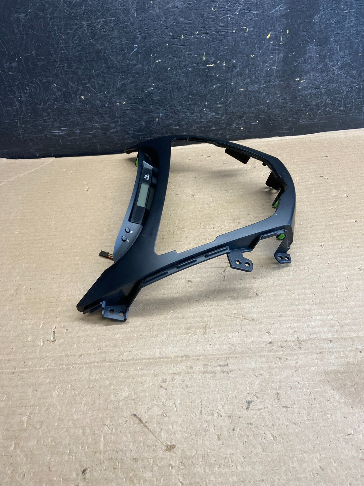 2011-2013 Hyundai Elantra Dash Radio Bezel Clock Display Trim ah3521 DG1