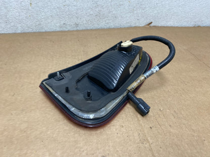 2003-2006 Lincoln Navigator Right Passenger Side Tail Light Inner OEM L2454 DW6