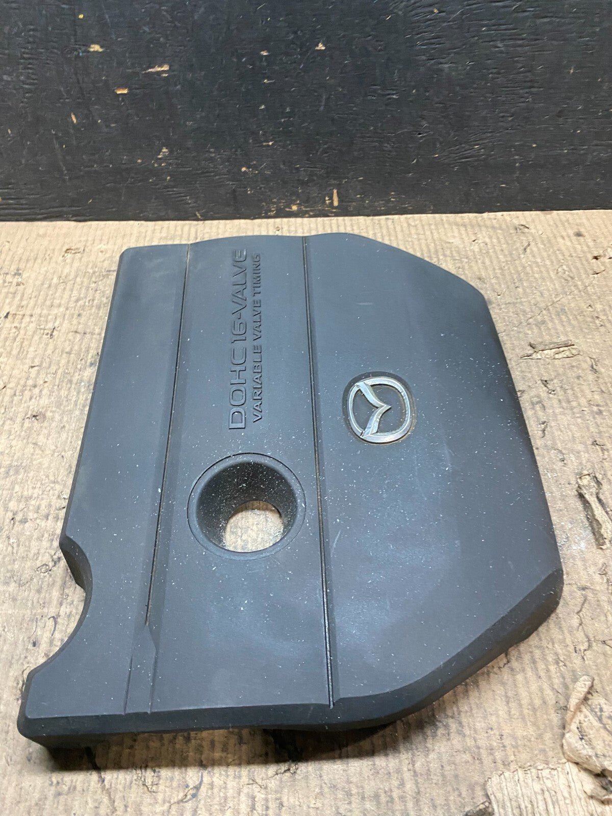 2004 to 2009 Mazda 3 DOHC 16 VALVE Engine Shield Top Cover N3155 PS3