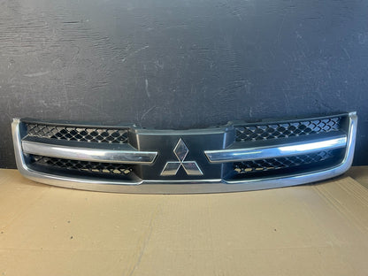 2006 2007 2008 Mitsubishi Endeavor Front Upper Grill Grille AC9724 DG0